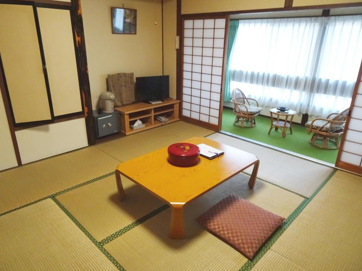 Отель 阿寺温泉 フォレスパ木曽あてら荘 Okuwa Экстерьер фото